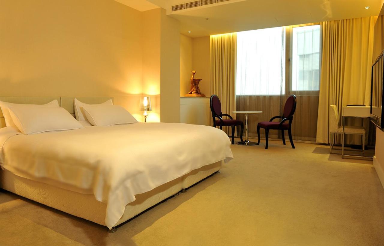 Asia Emperor Hotel ไถหนาน ภายนอก รูปภาพ