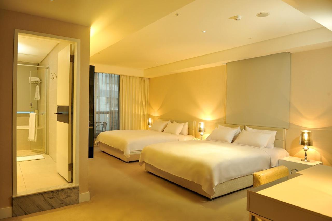 Asia Emperor Hotel ไถหนาน ภายนอก รูปภาพ