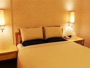 Asia Emperor Hotel ไถหนาน ภายนอก รูปภาพ