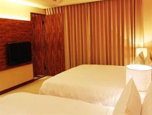 Asia Emperor Hotel ไถหนาน ภายนอก รูปภาพ